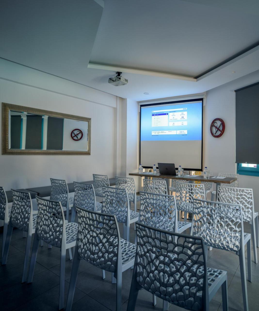 Nikolas Hotel Картерадос Екстериор снимка